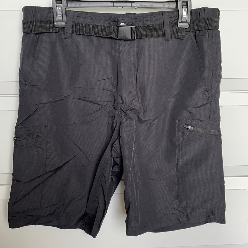 NWT Men’s athletic cargo shorts